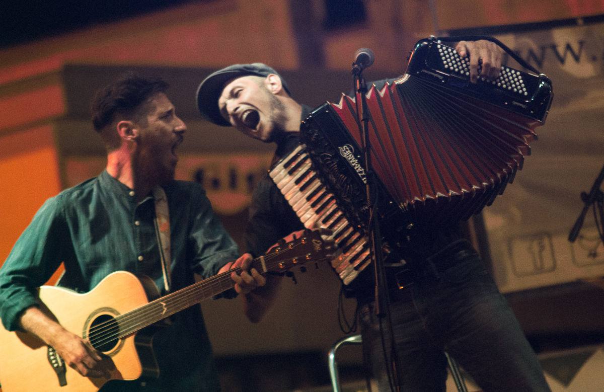 Concerto balfolk rock ALZAMANTES all'Isola del Giglio (GR)